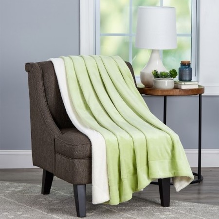 HASTINGS HOME Poly Fleece Sherpa, Oversized Woven Polyester Solid Color Throw, Breathable (Aloe Green and White) 420850GPM